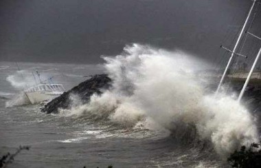 غرق مركب غرب ميانمار على متنه 100 من مسلمي الروهينغيا 