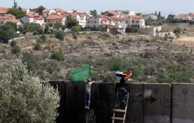 عريقات: صبر الفلسطينيين إزاء المستوطنات له حدود