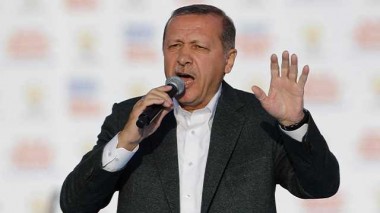 أردوغان يهدد باعتقال كل من يتظاهر في ساحة تقسيم وسط اسطنبول