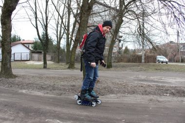 حذاء التزلج "rollerblades"